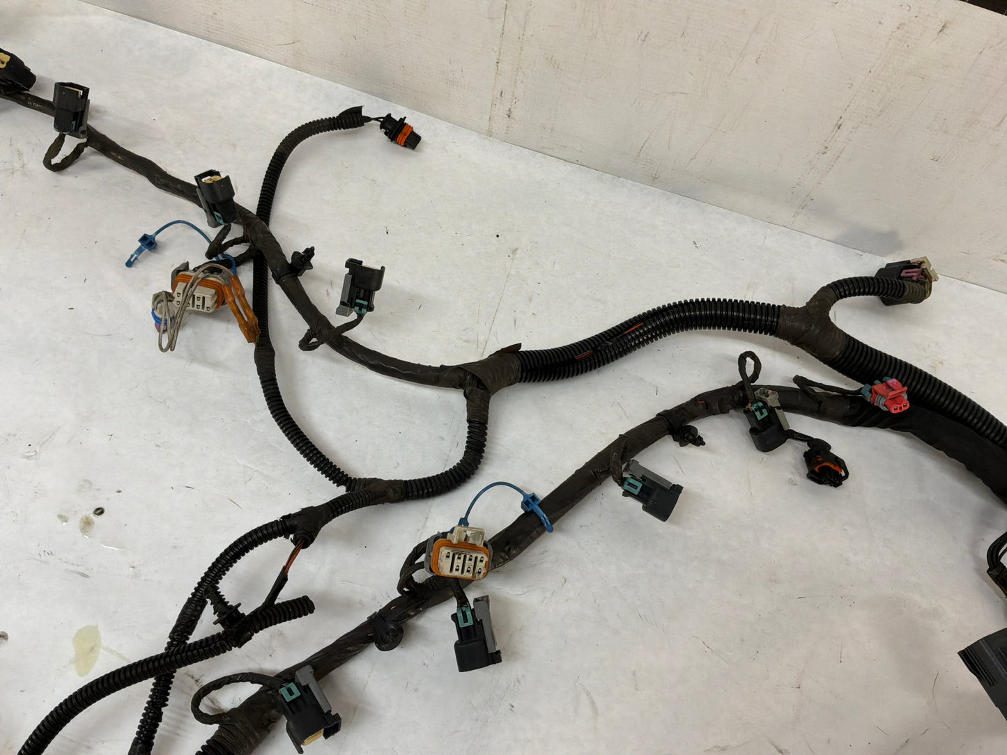 Engine transmission harness - Day's Parts Yard