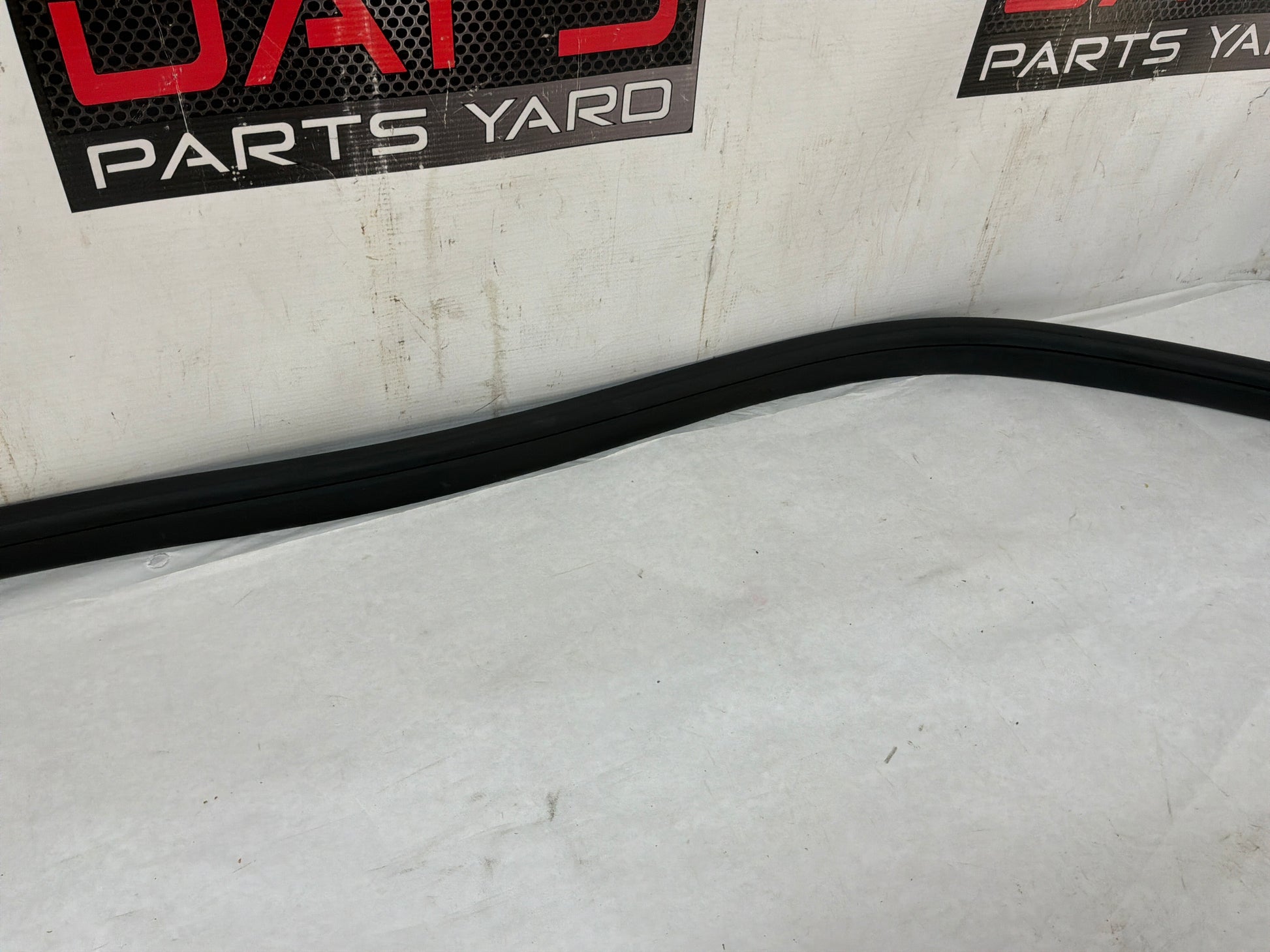 Rh door seal - Day's Parts Yard