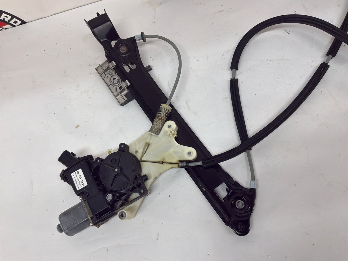 2013 Chevy Camaro ZL1 LH Driver Front Window Regulator OEM