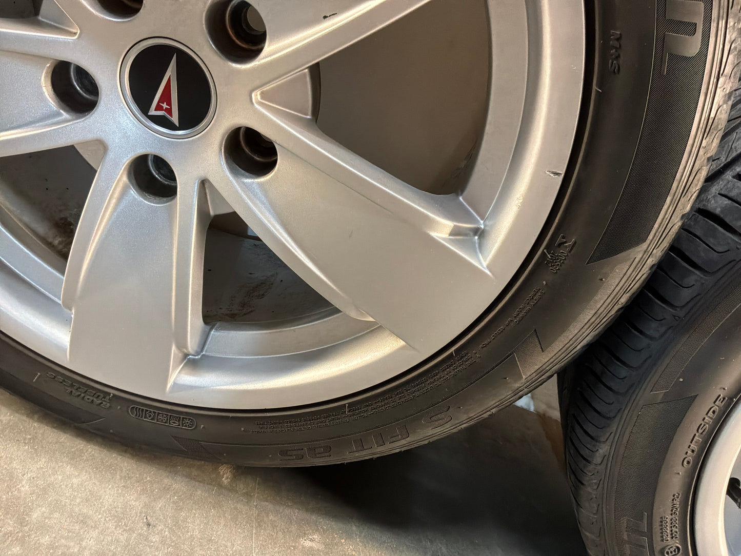 2004 Pontiac GTO Factory OEM 17X8 Wheels and Tires
