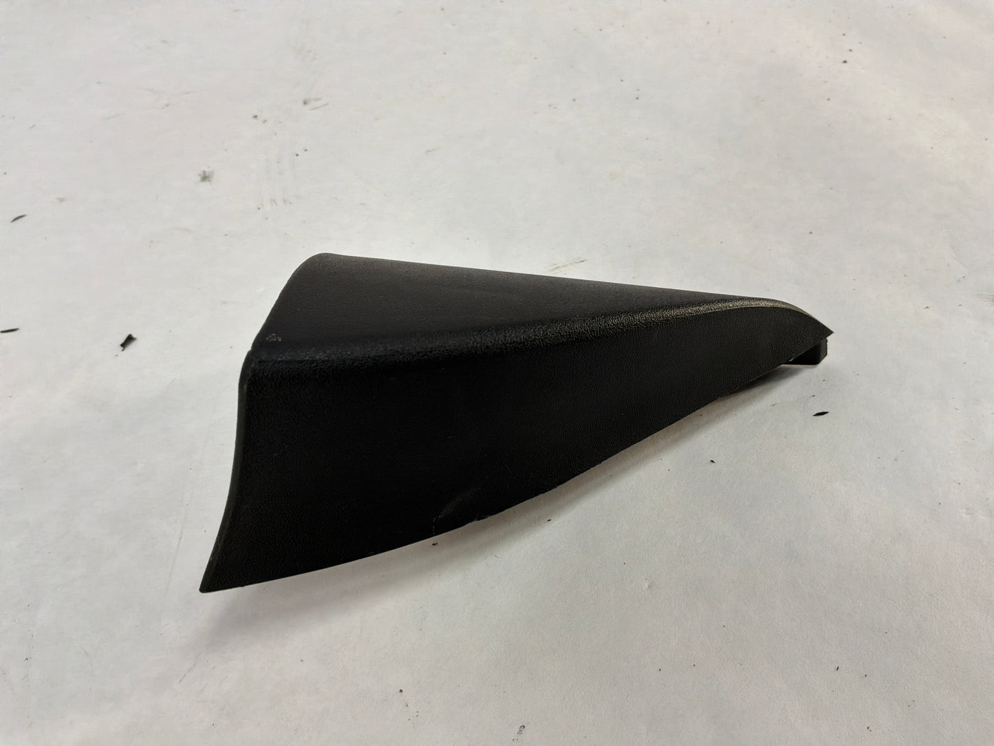2005 Pontiac GTO LH Driver Interior Mirror Cover Defrost Vent Trim Panel OEM