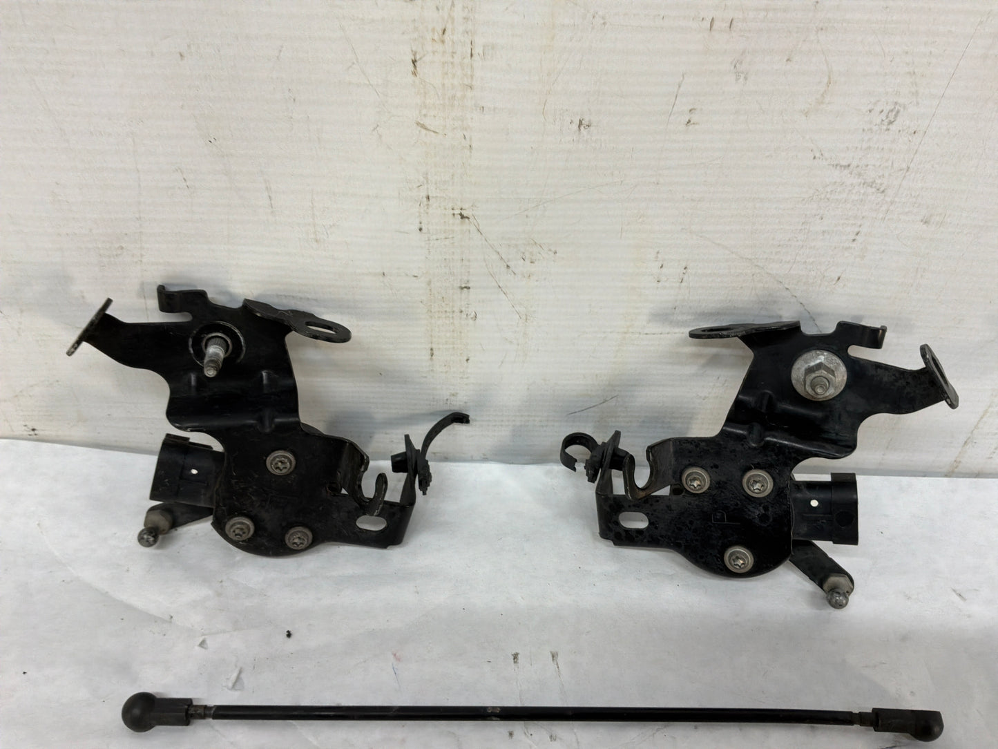 2015 Chevy SS Sedan RH & LH Rear Ride Height Suspension Sensor OEM - Day's Parts Yard
