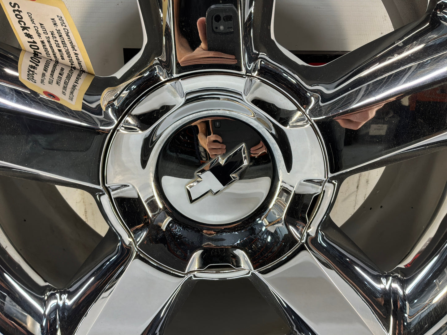 2012 Chevy Avalanche Wheel 20X8.5 Covered Lug Nuts Tapered 5 Spoke Chrome OEM