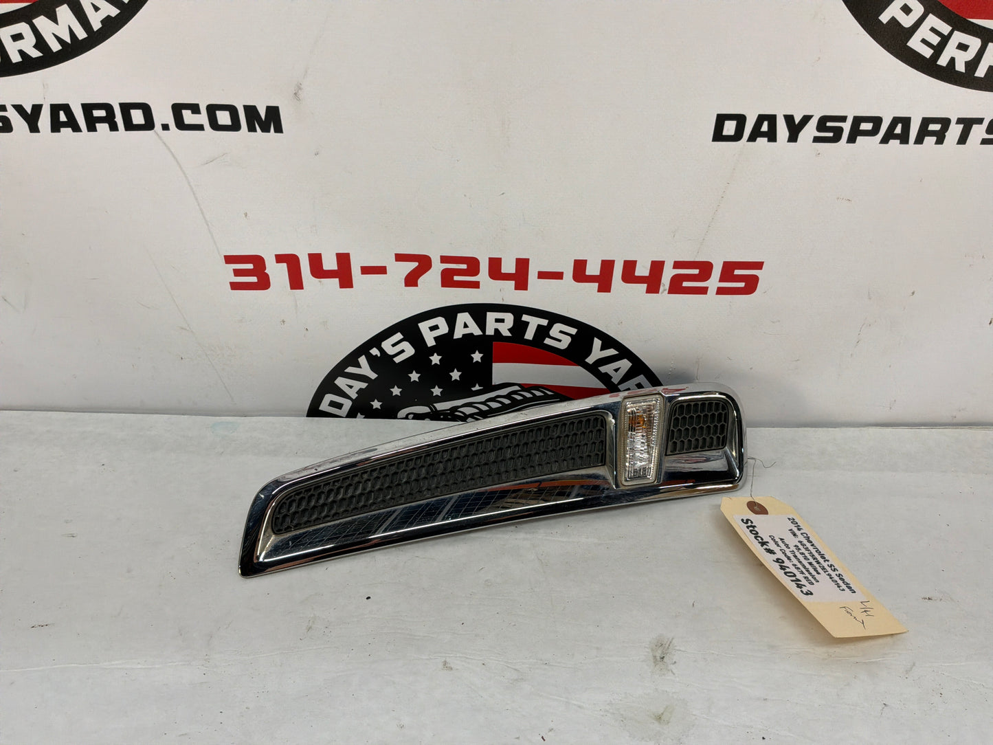 2014 Chevy SS Sedan LH Driver Fender Side Marker Lights Tail Lamp OEM