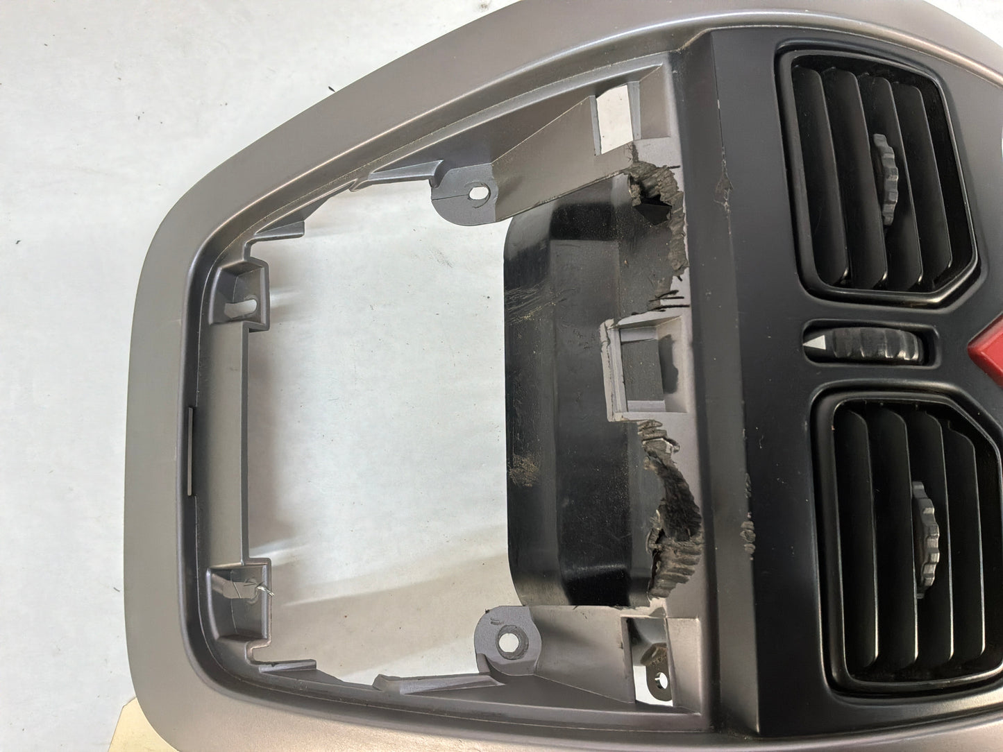2005 Pontiac GTO Radio bezel