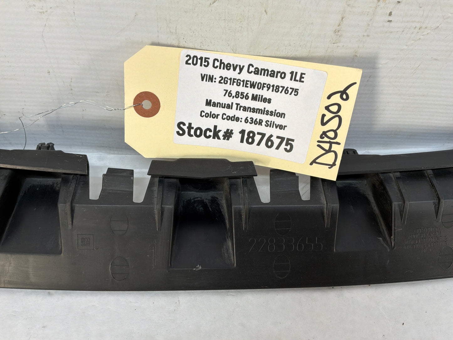 2015 Chevrolet Camaro SS 1LE Rear Bumper Fascia Upper Center Support Bracket Mount OEM
