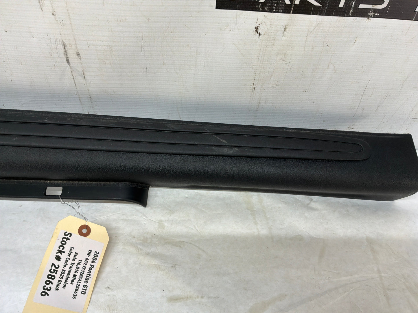 2004 Pontiac GTO RH & LH Interior Door Sill Trim Cover Panels OEM
