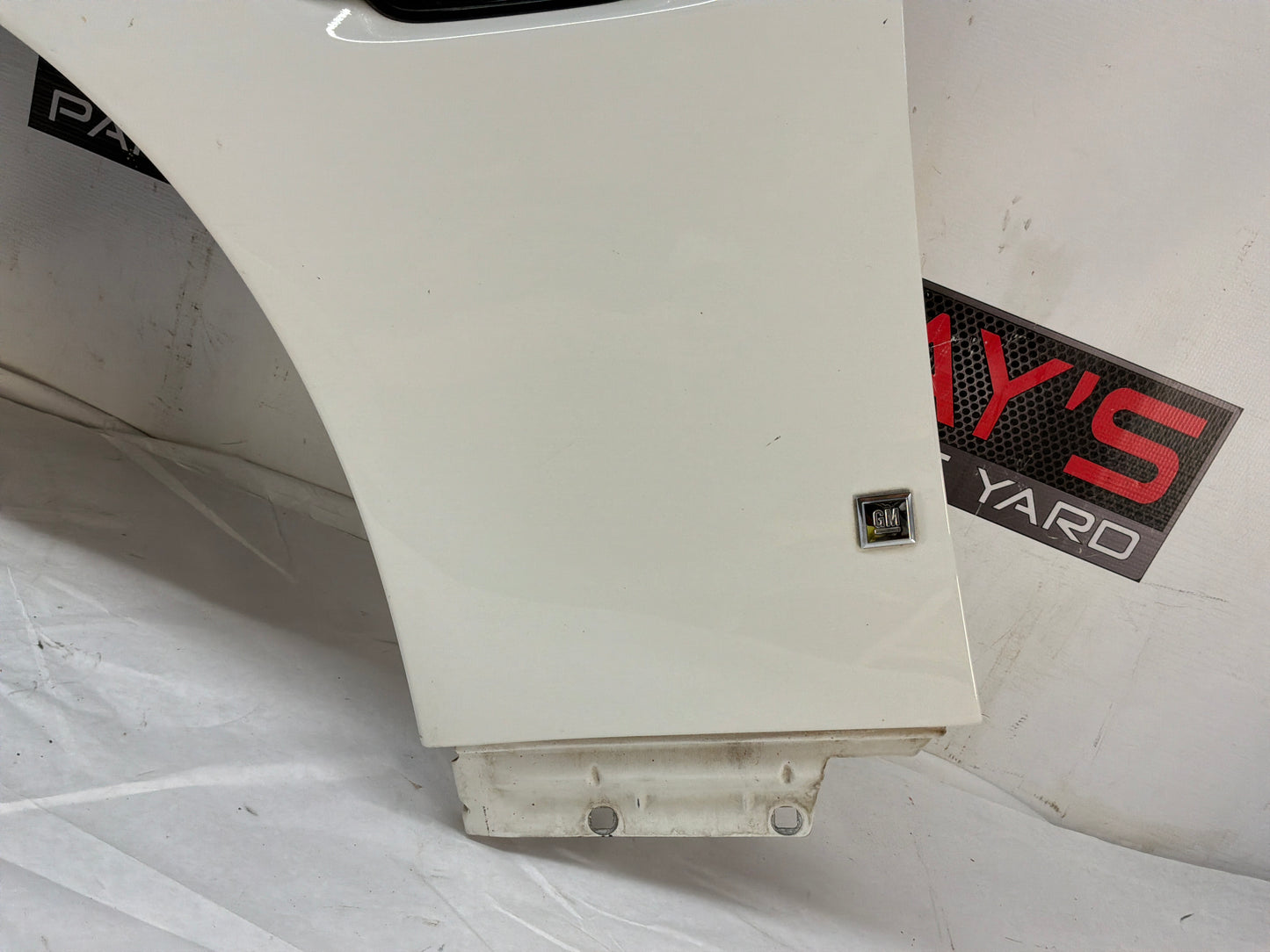 2008 Pontiac G8 GT  LH Driver Front Fender White OEM