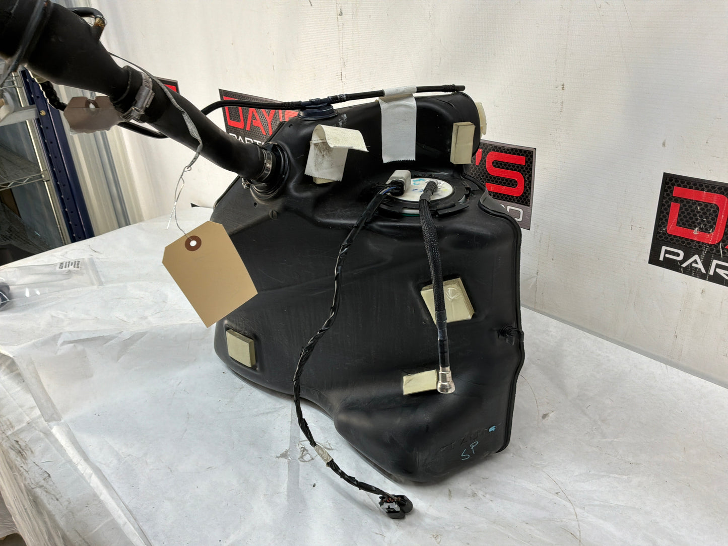 2005 Chevy C6 Corvette LH Driver Side  Fuel Gas Tank w/ Pumps OEM - Day's Parts Yard