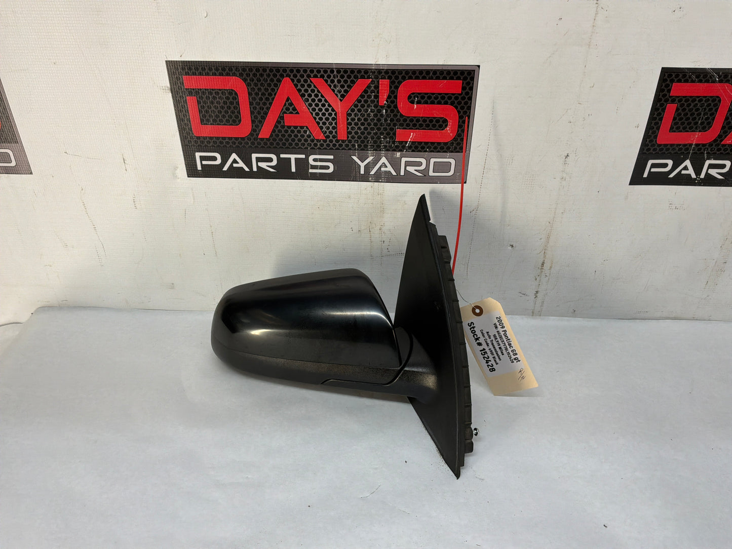 Rh mirror - Day's Parts Yard