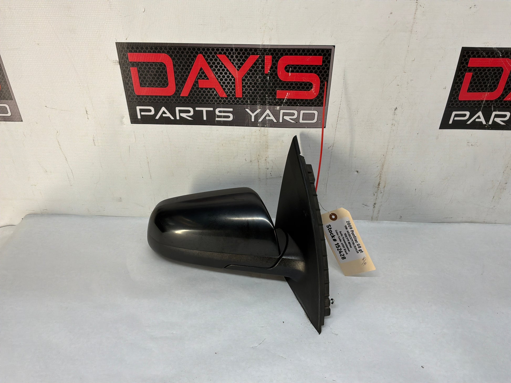 Rh mirror - Day's Parts Yard