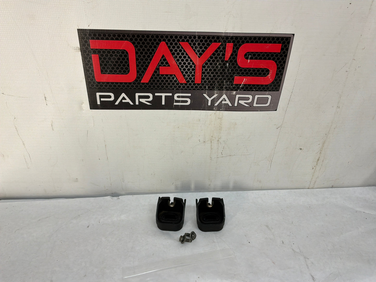 Radiator mounts - Day's Parts Yard