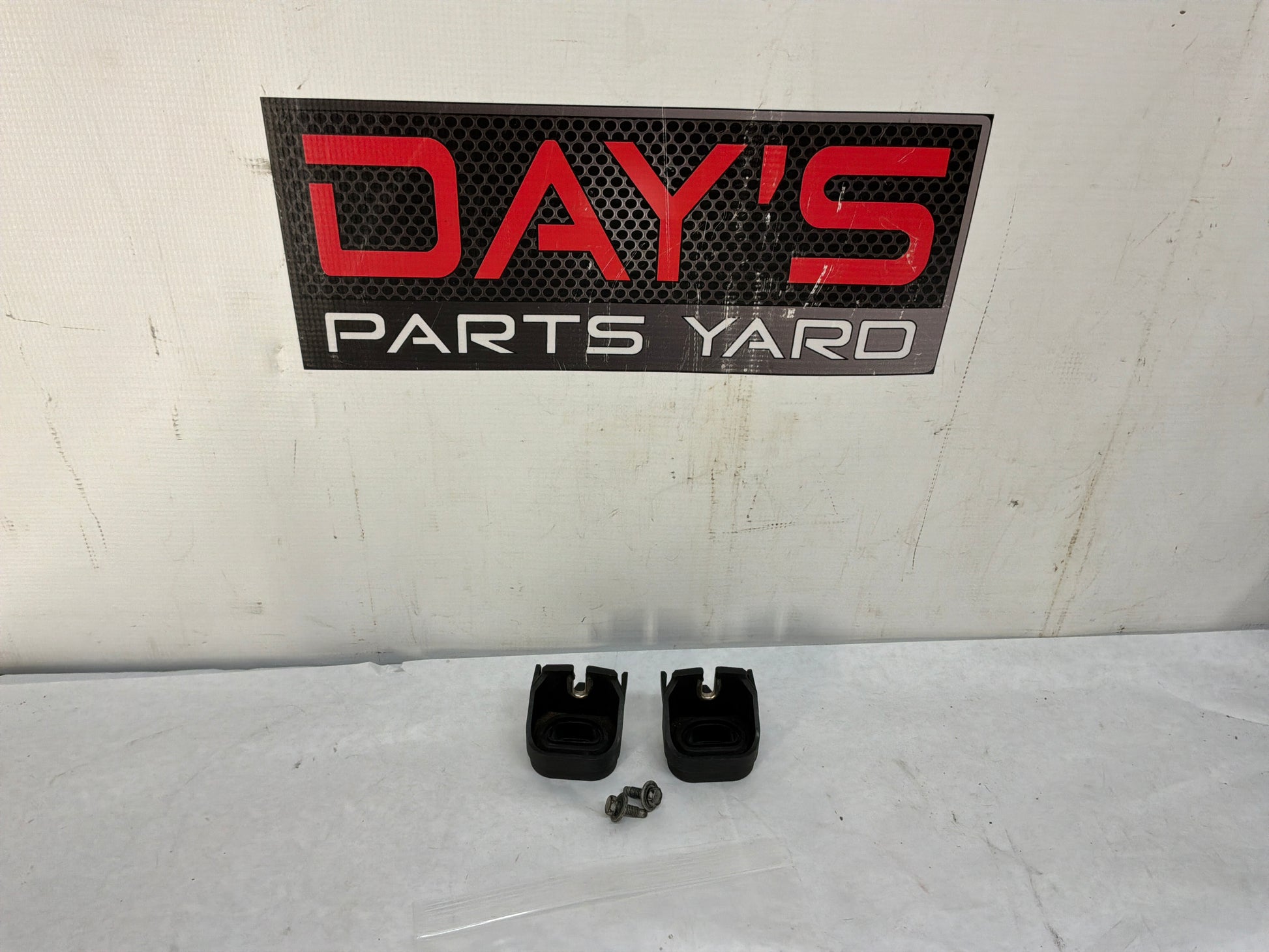 Radiator mounts - Day's Parts Yard