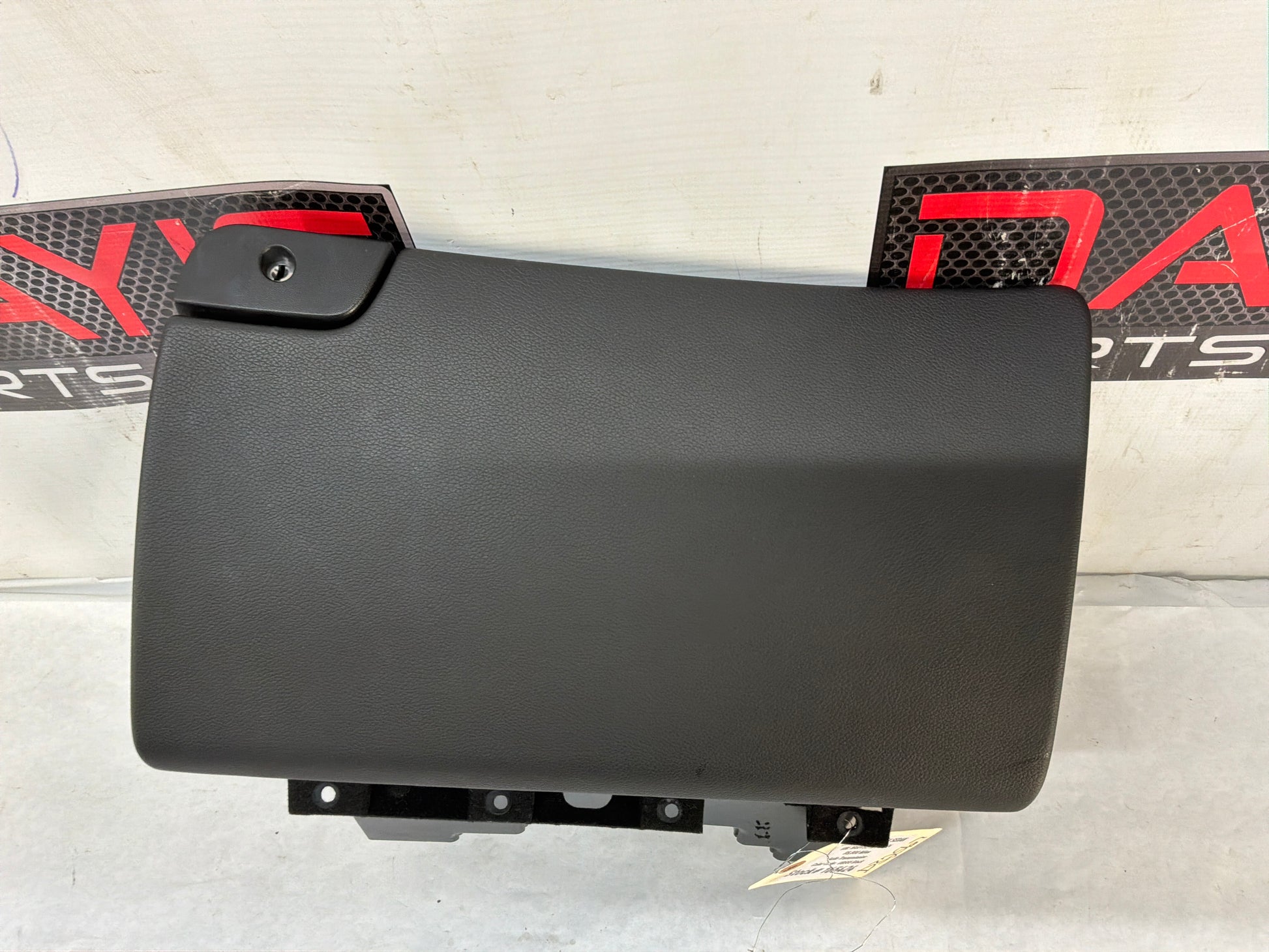 Glove box - Day's Parts Yard