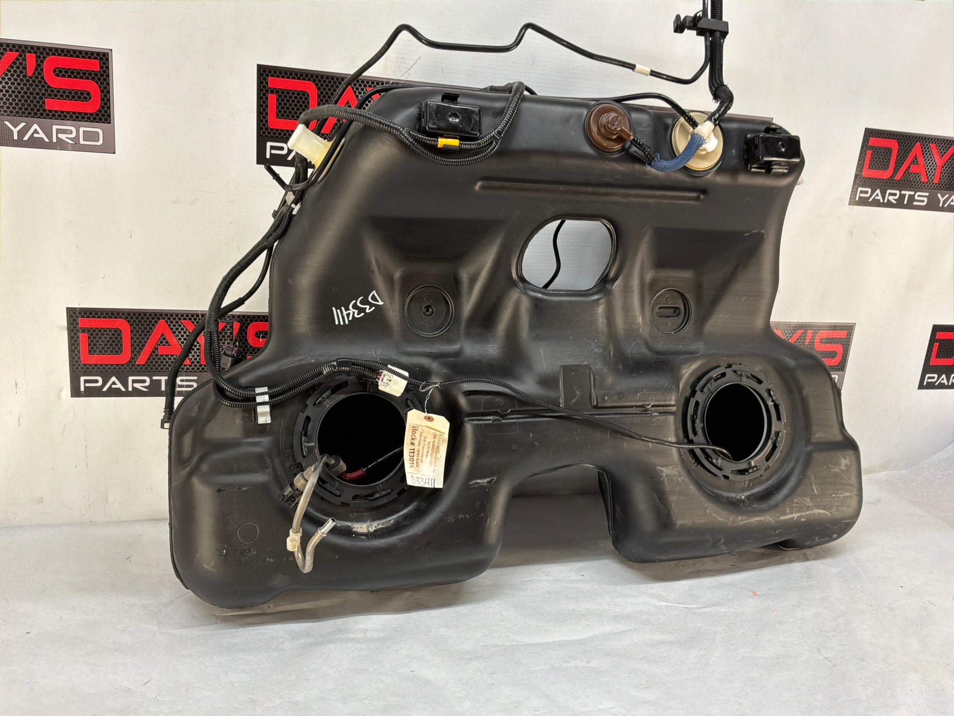 2014 Cadillac CTS-V Sedan Fuel Gas Tank w/ Fuel Pump and Level Sensor OEM - Day's Parts Yard