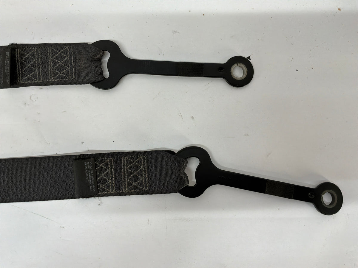 2006 Pontiac GTO LH & RH Front Seat Belts Retractors OEM