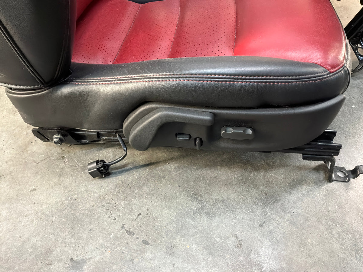 2007 Chevy C6 Corvette Convertible Seats RH & LH Front Seats OEM Red & Black