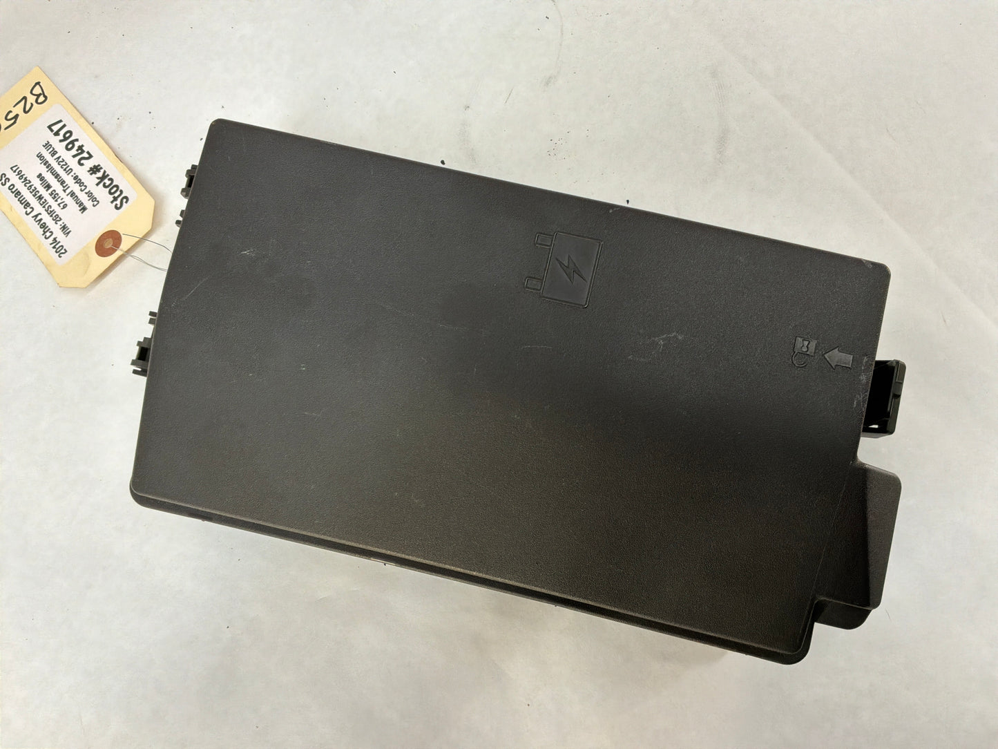 2014 Chevy Camaro SS Engine Bay Accessory Wiring Junction Fuse Relay Box Block OEM