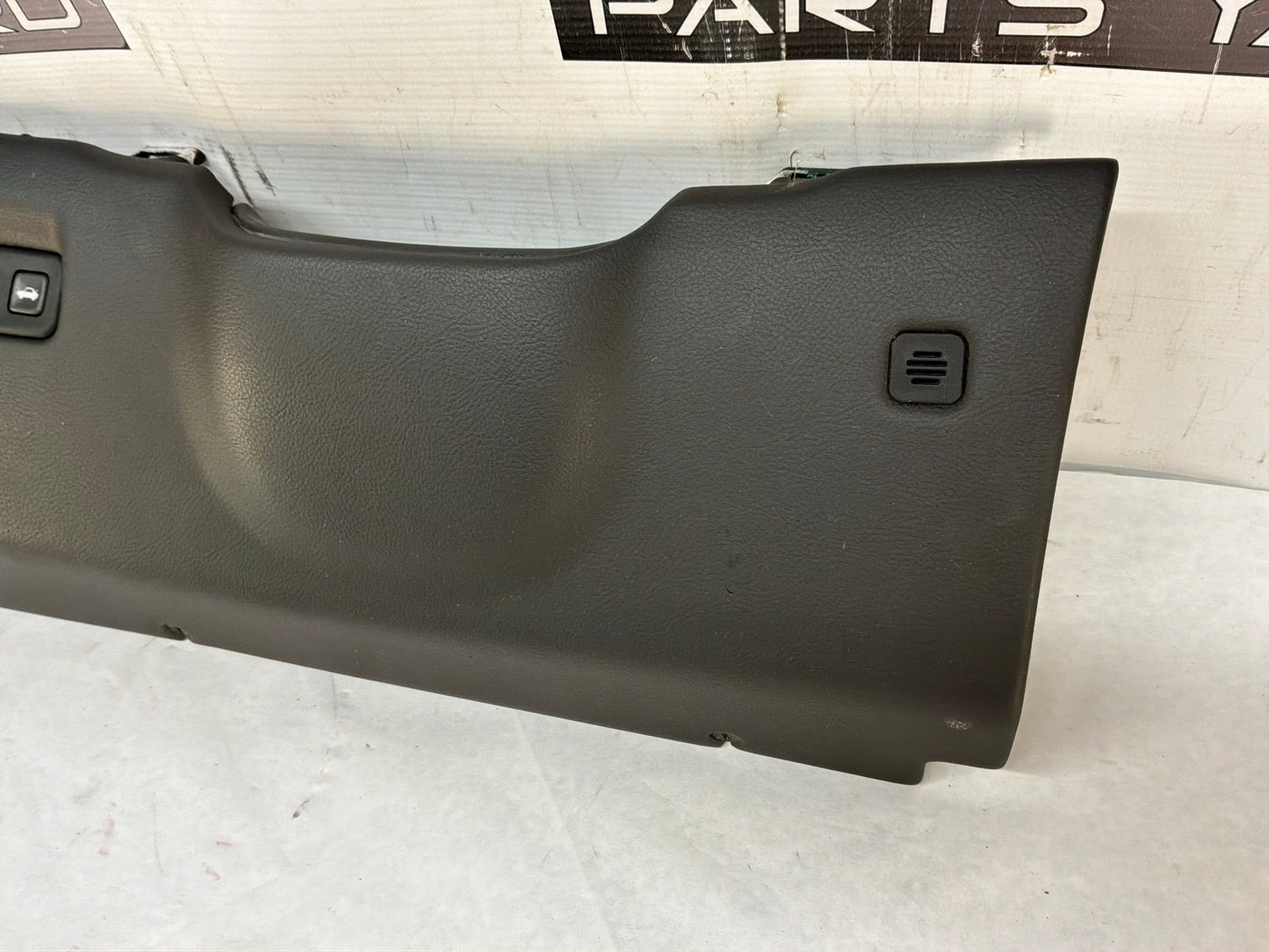 Knee bolster - Day's Parts Yard