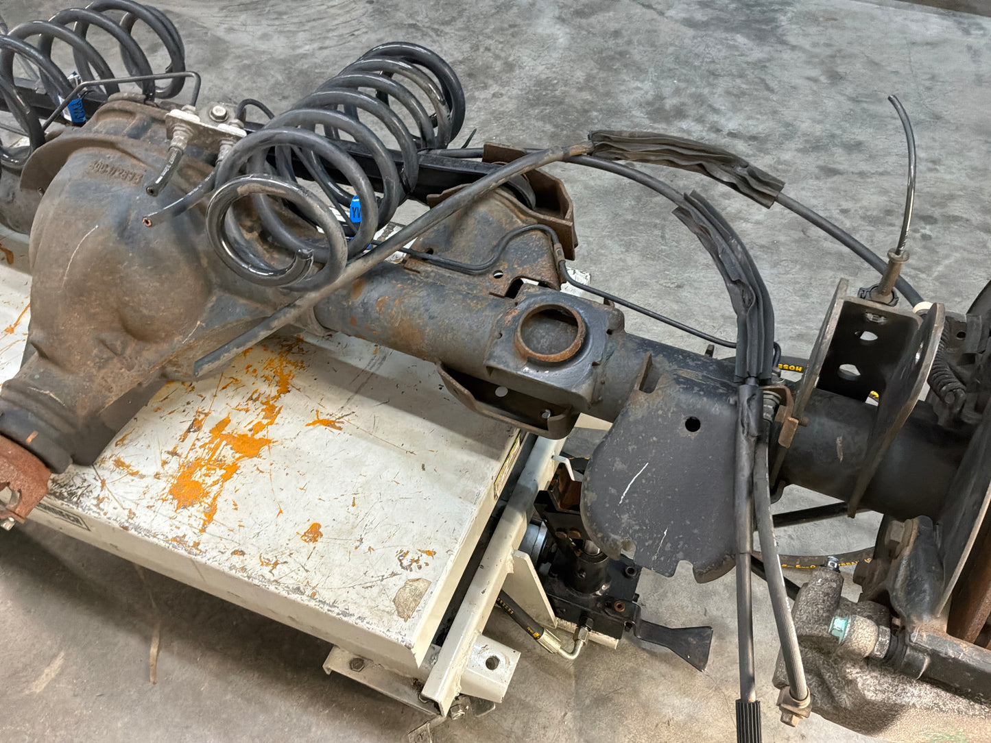 2012 Chevy Avalanche 3.42 LSD Rear End Axle Carrier Rearend Differential OEM