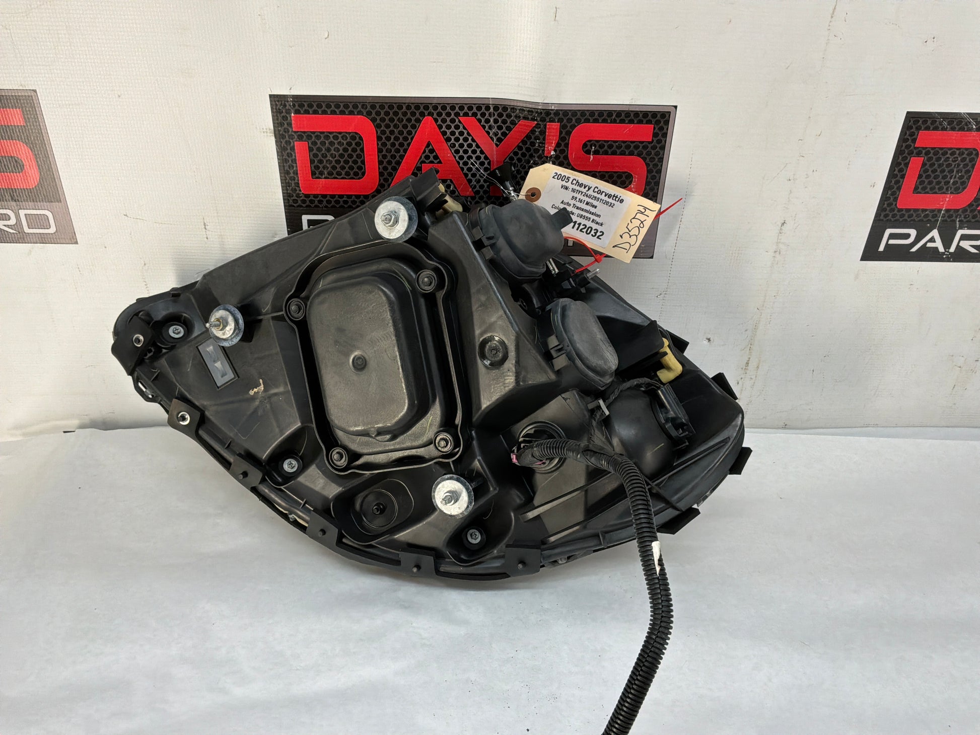 Rh headlight - Day's Parts Yard