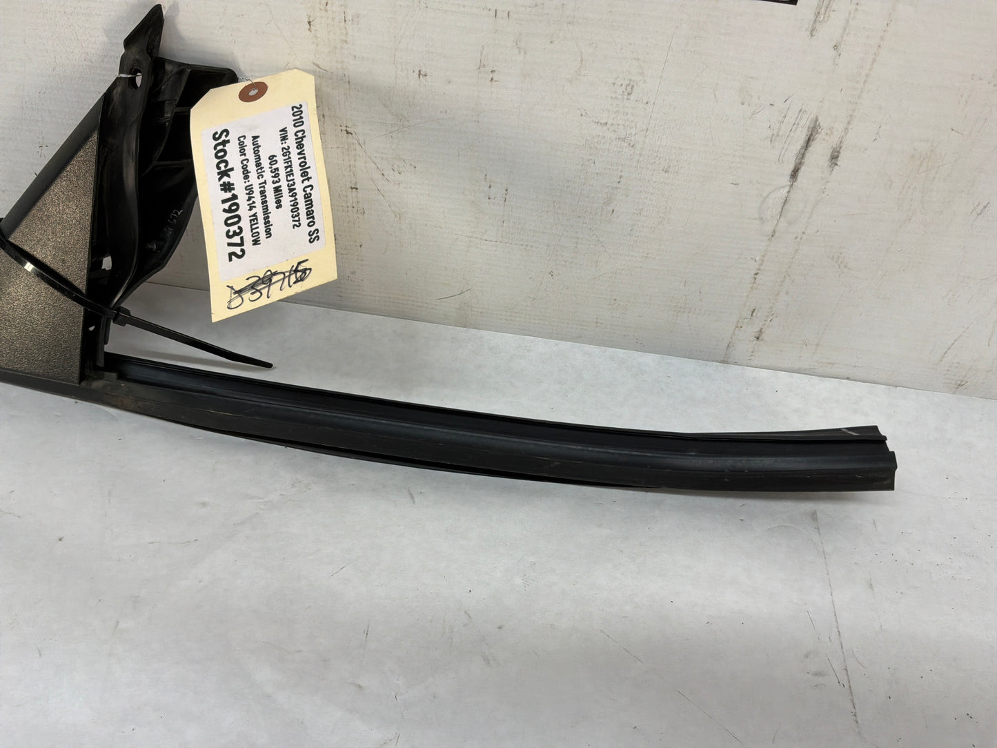 Lh door rubber seal - Day's Parts Yard
