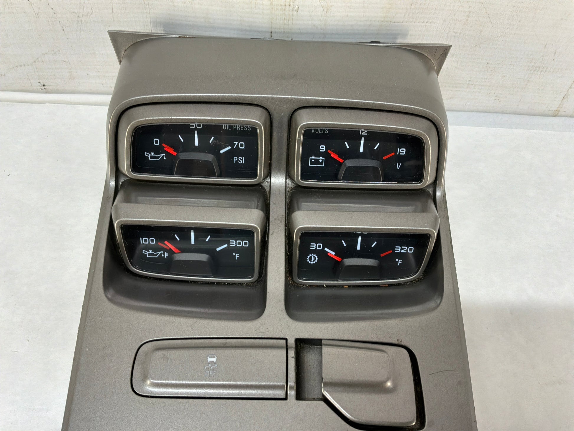 Gauge pod - Day's Parts Yard