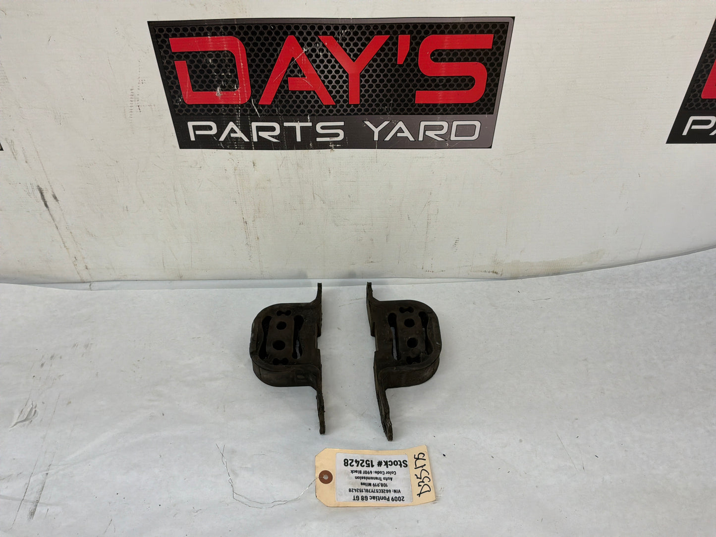 Exhaust hangers - Day's Parts Yard