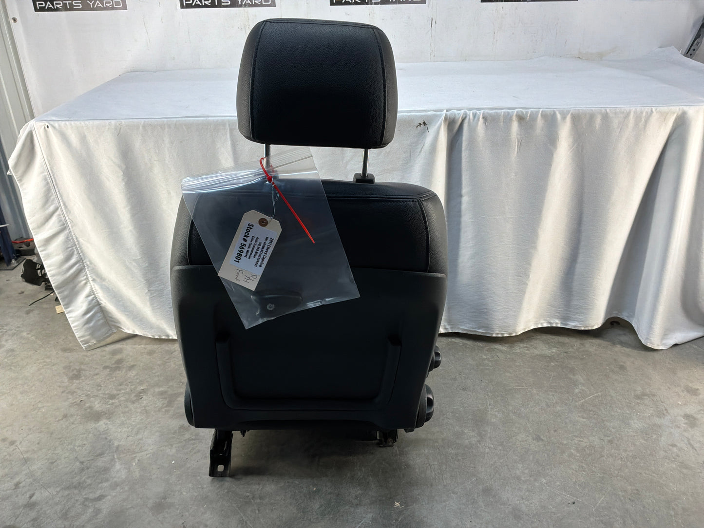 Front seats - Day's Parts Yard