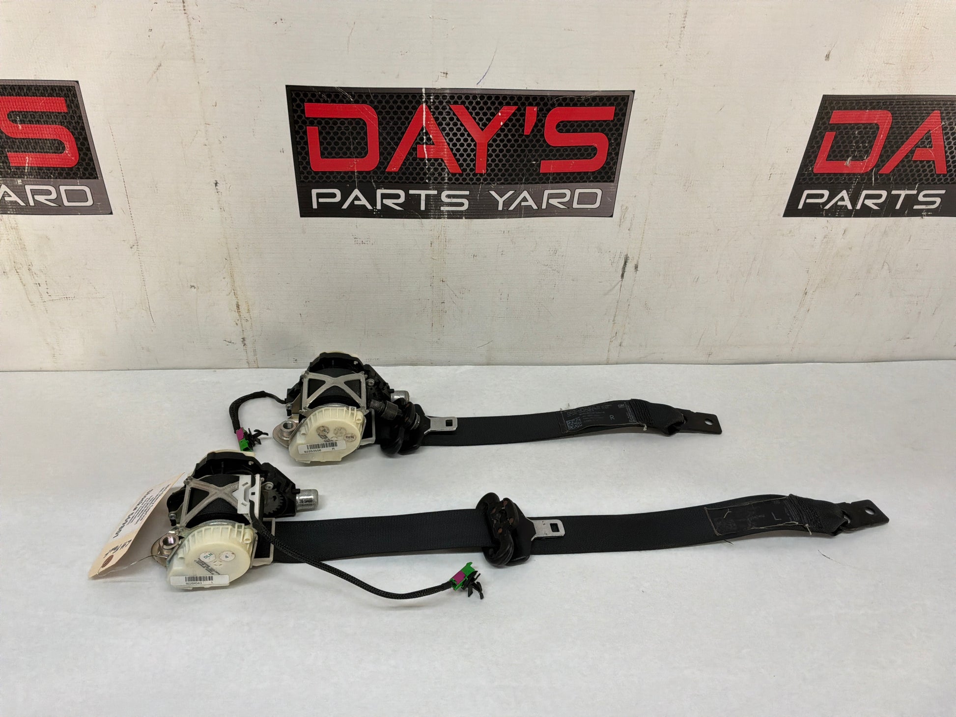 Front seatbelts - Day's Parts Yard