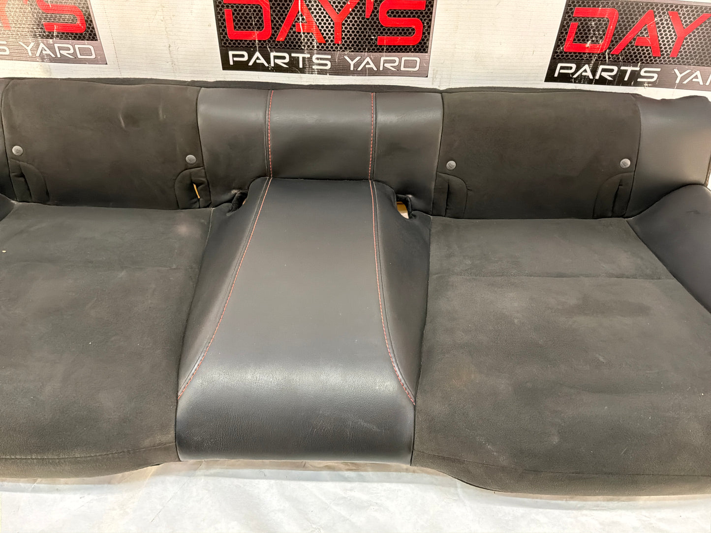 Rear seats - Day's Parts Yard