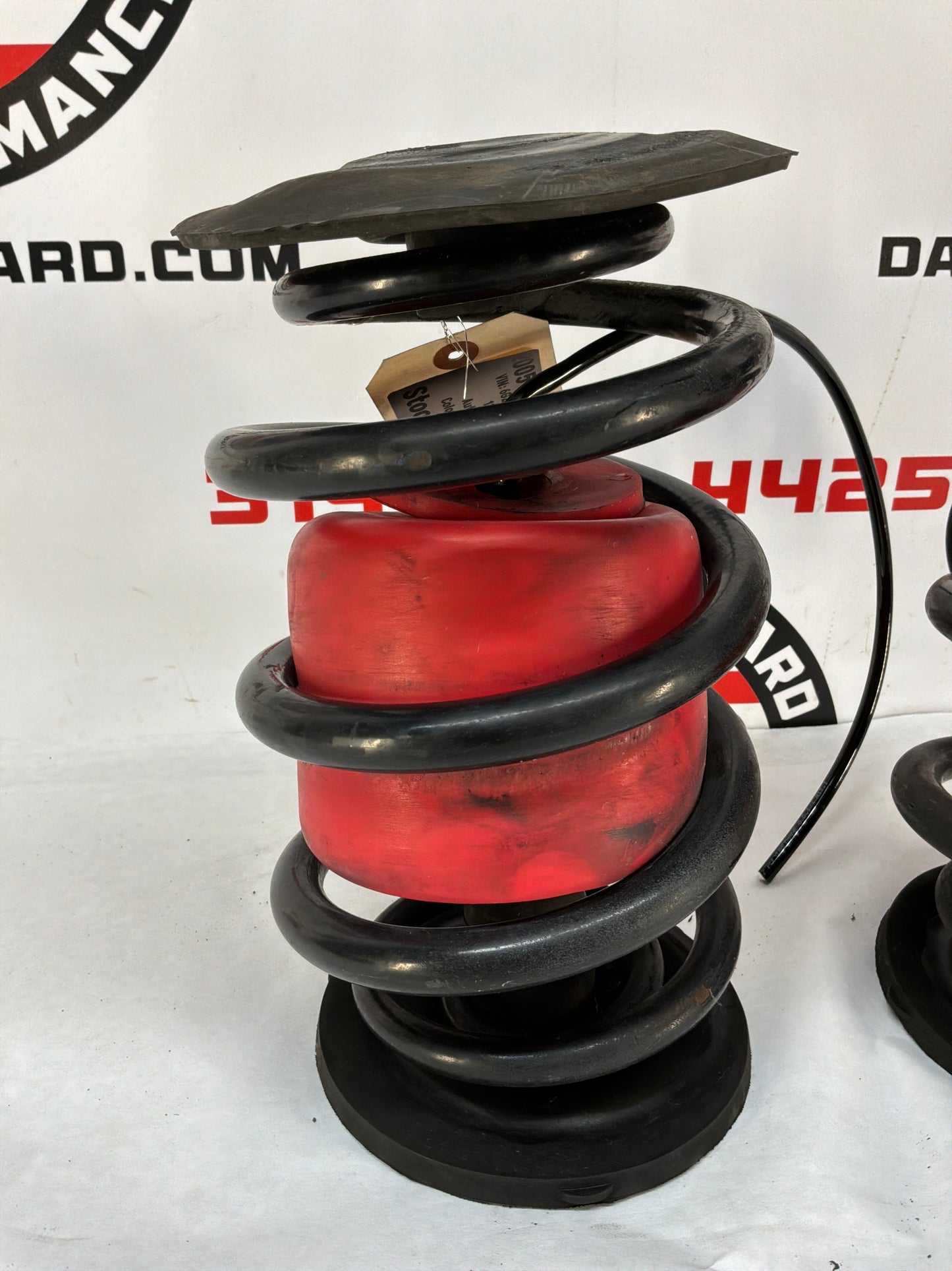2005 Pontiac GTO RH & LH Rear Coil Springs w/ Airlift Suspension