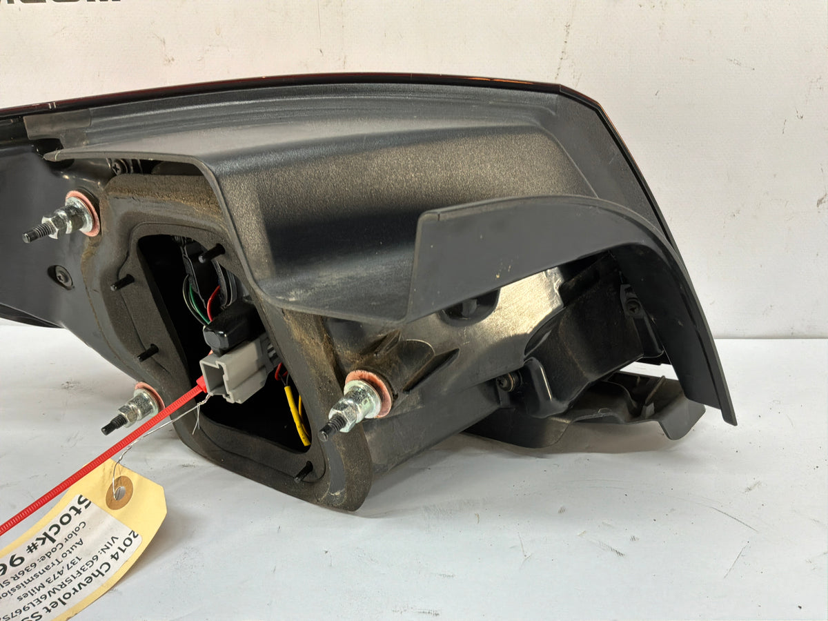 2014 Chevy SS Sedan RH Passenger Outer Tail Light Taillight Stop Lamp OEM