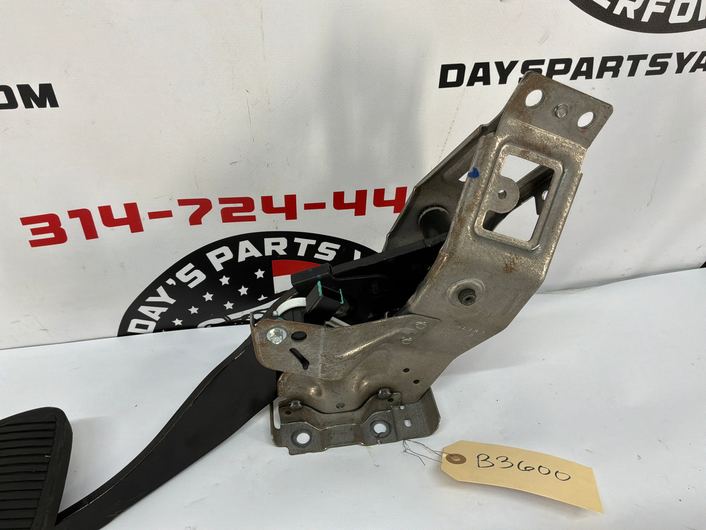 2011 Chevy Camaro SS Manual Brake Pedal OEM