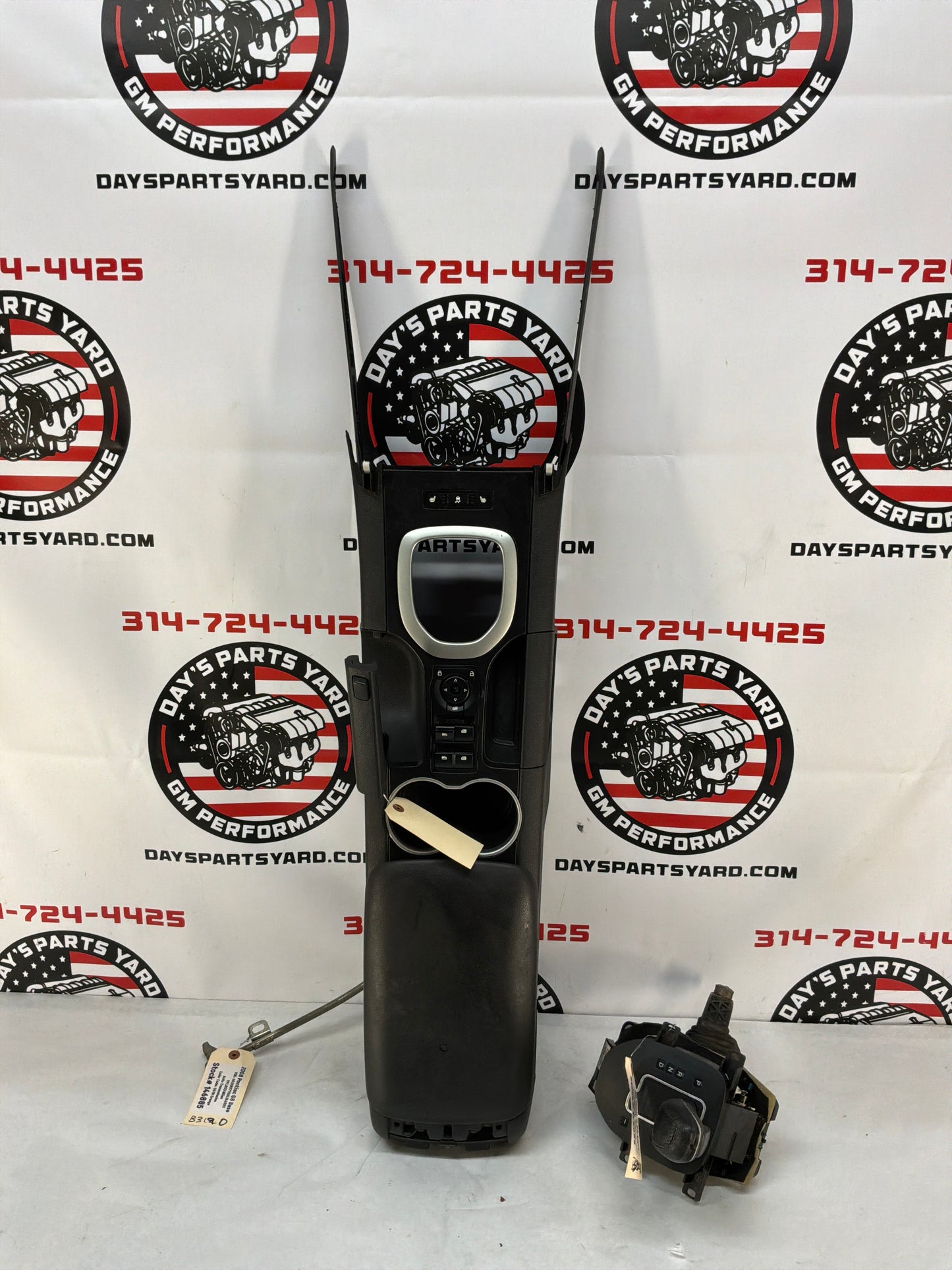 2008 Pontiac G8 Base Center Console Armrest w/ Automatic Shifter OEM