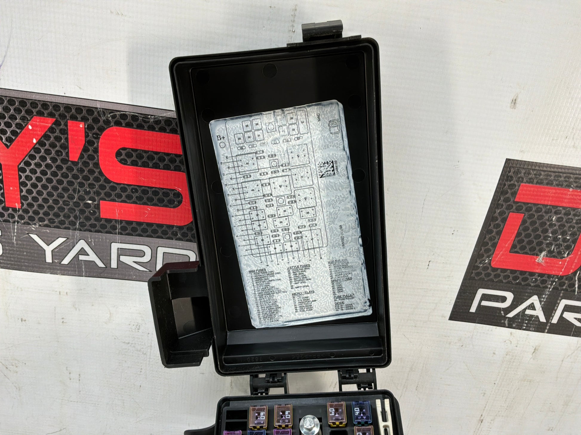 Fuse box - Day's Parts Yard
