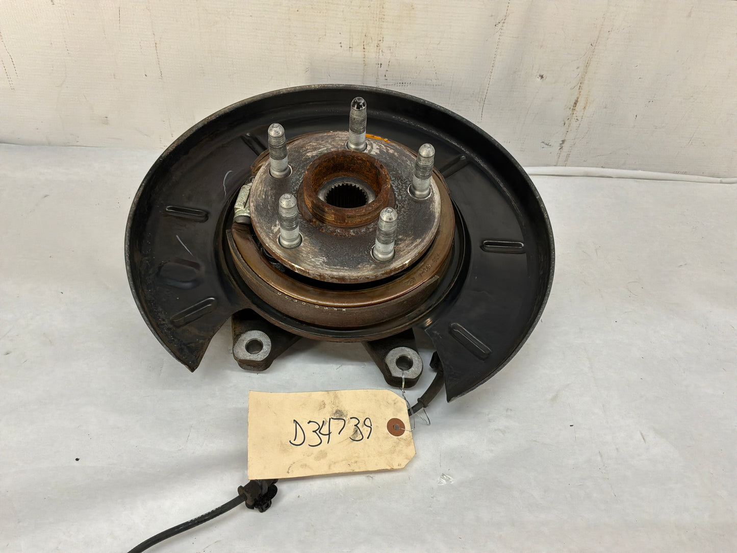 Lh rear spindle - Day's Parts Yard