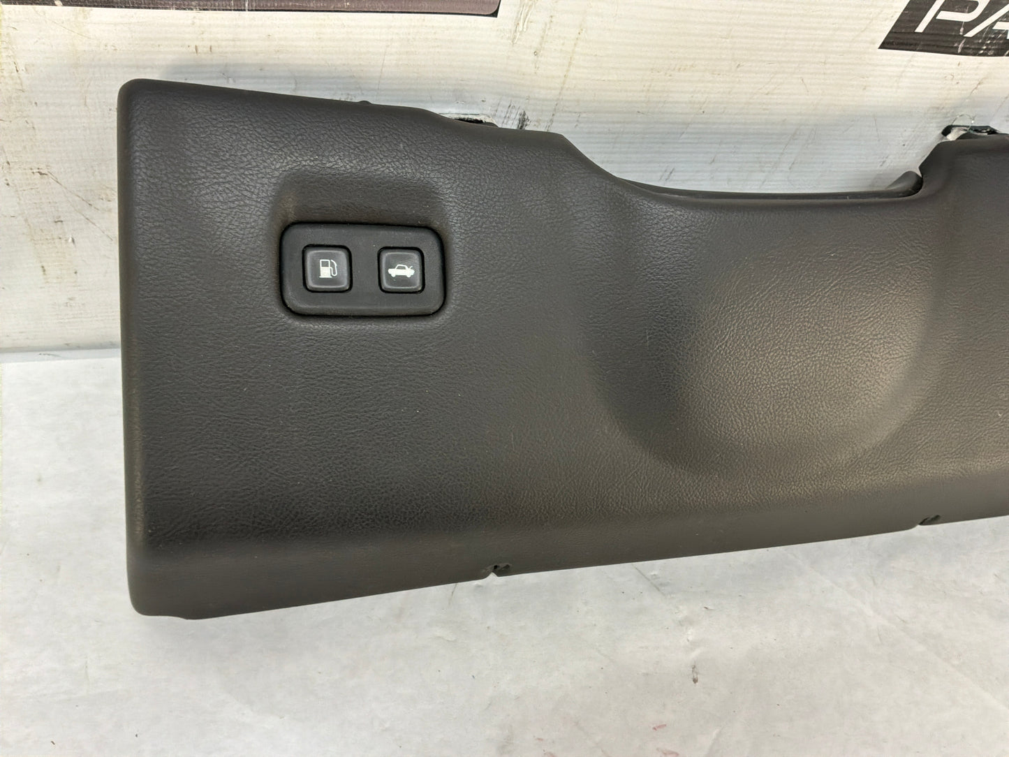 Knee bolster - Day's Parts Yard