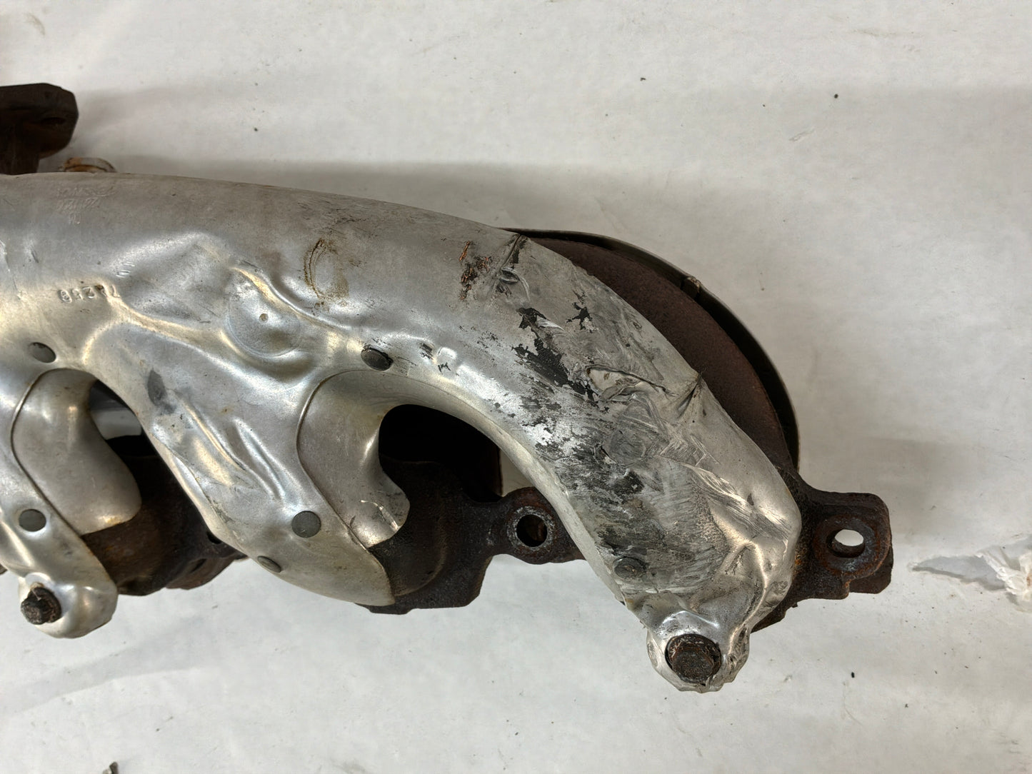 Exhaust manifold - Day's Parts Yard