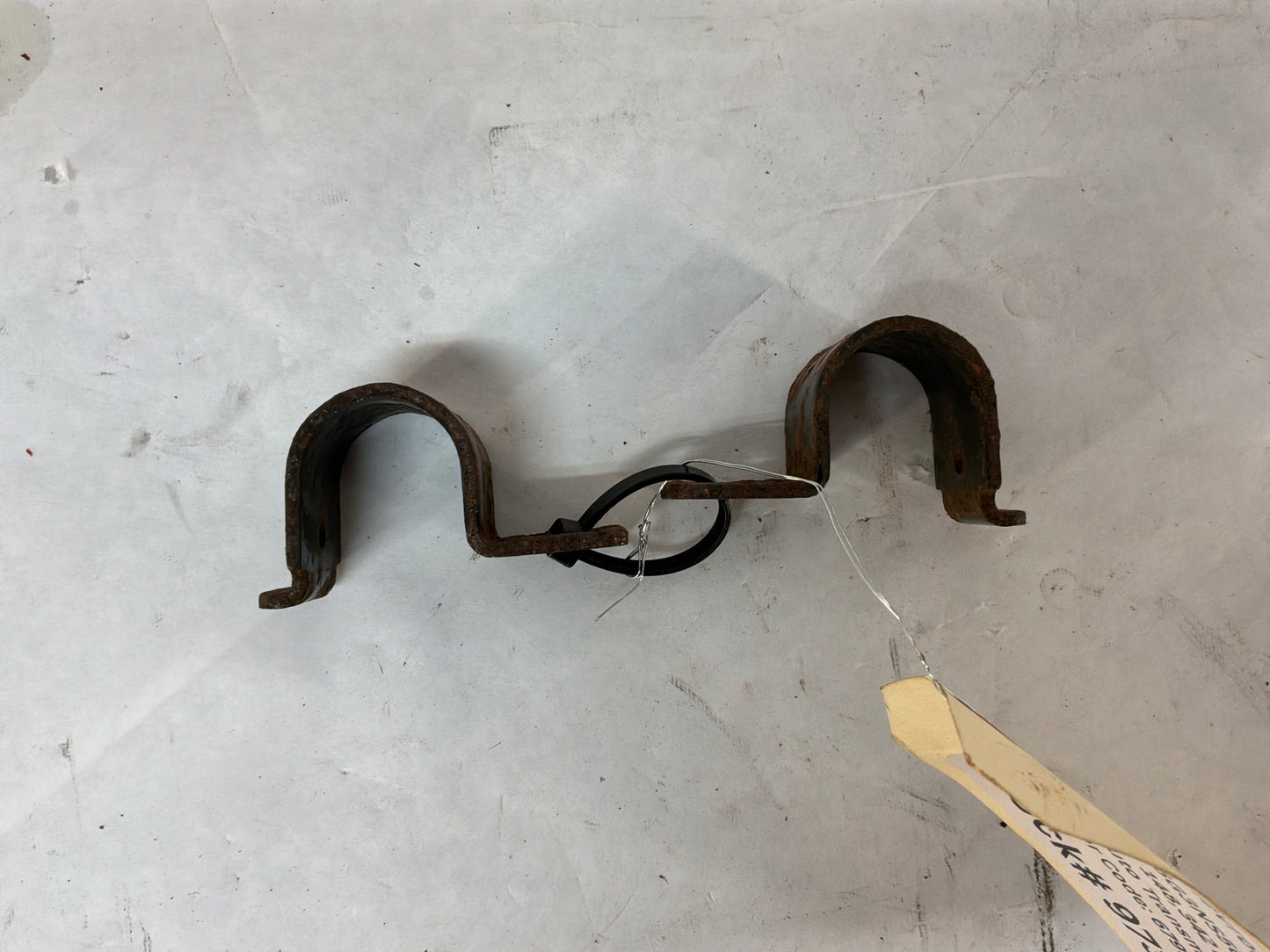 2014 Chevy Caprice PPV Rear Stabilizer Sway Bar Brackets Clamps OEM