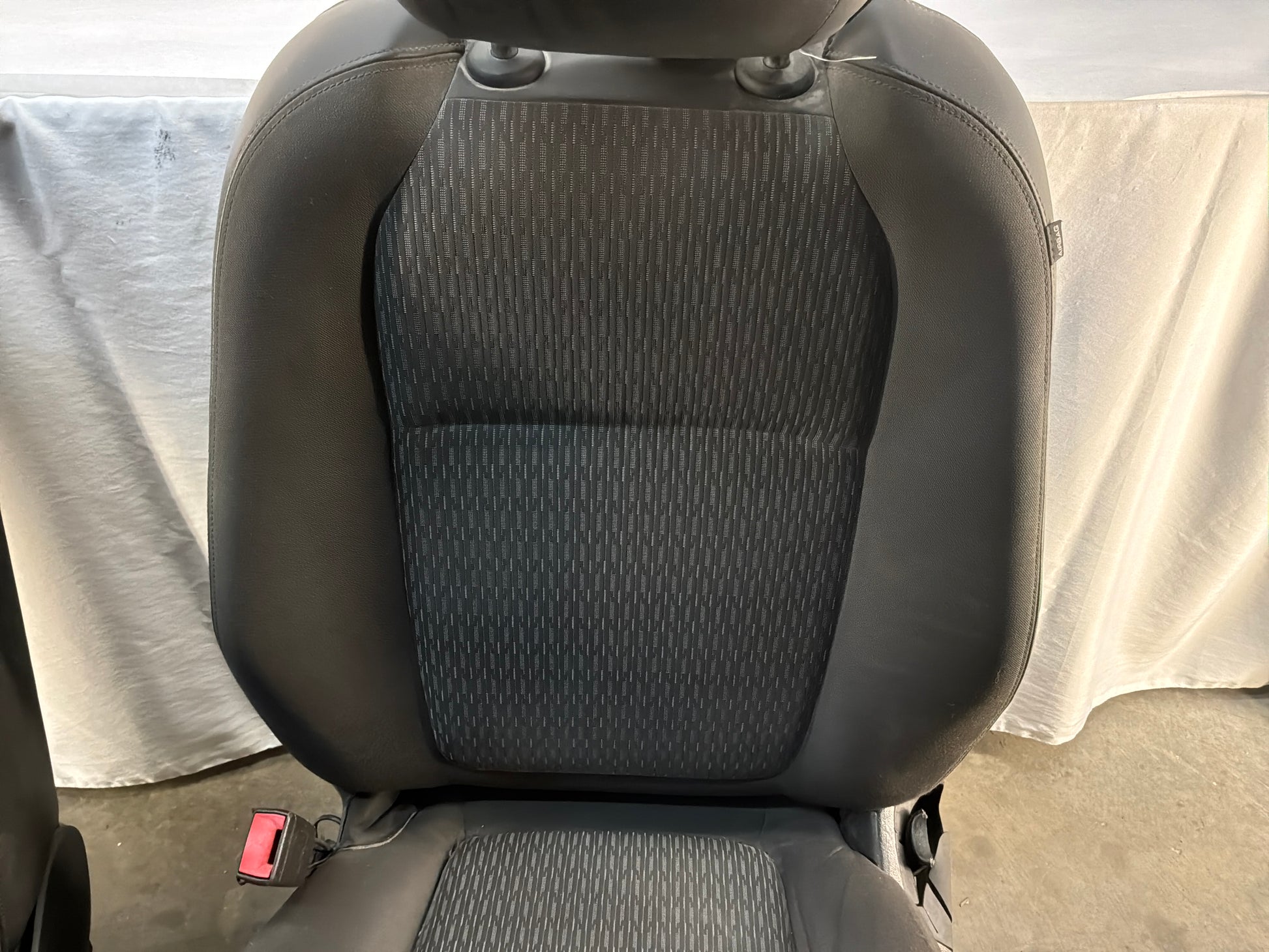 Front seats - Day's Parts Yard