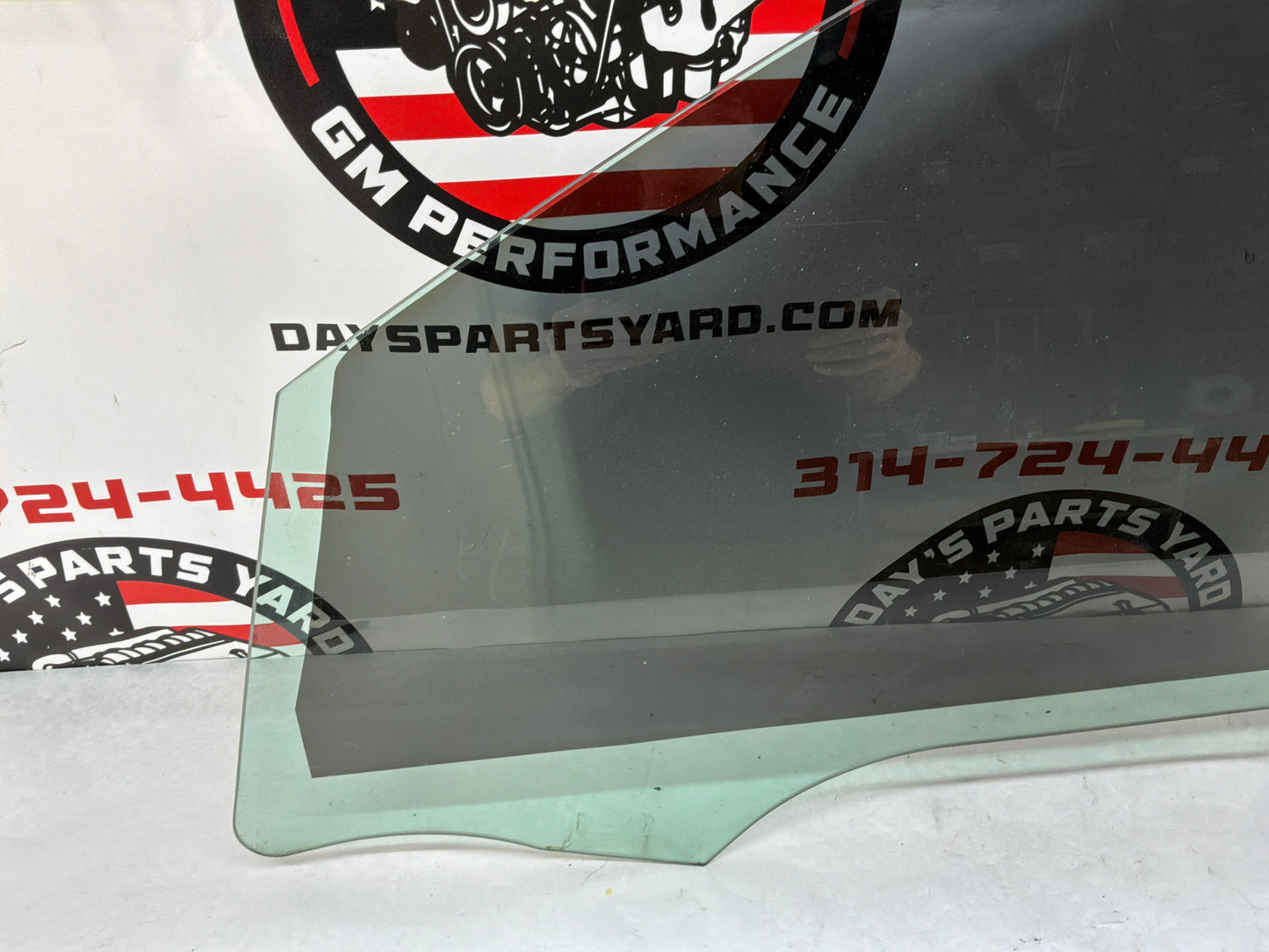 2016 Chevy Caprice PP LH Driver Front Door Window Glass OEM