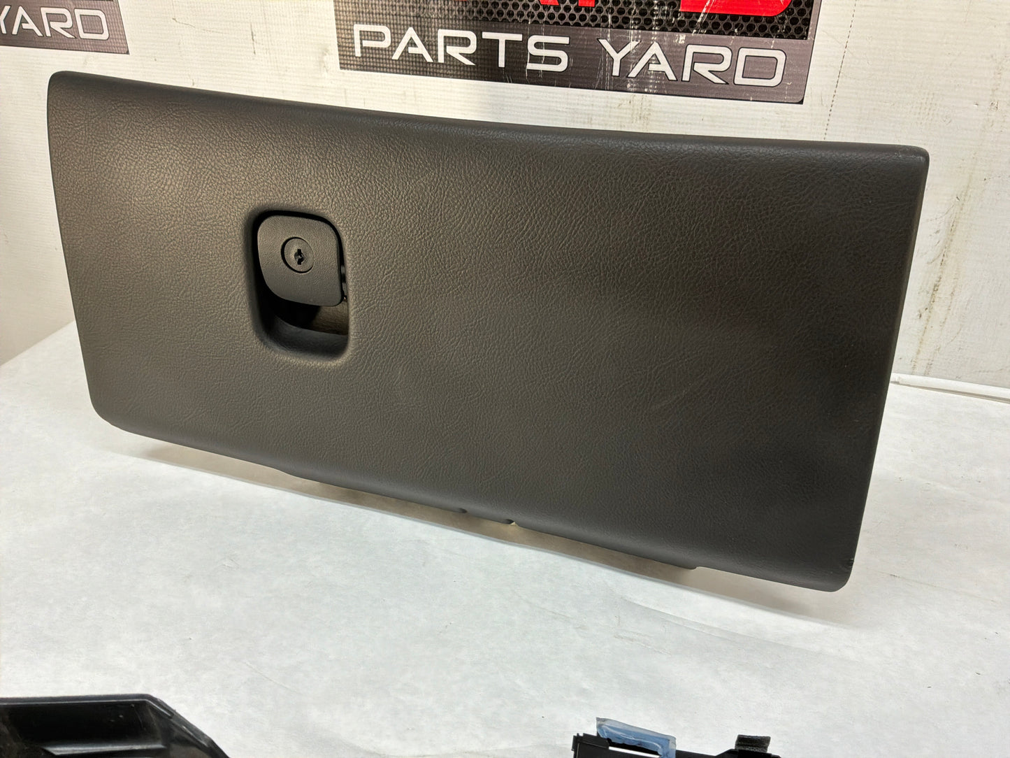 Glove box - Day's Parts Yard