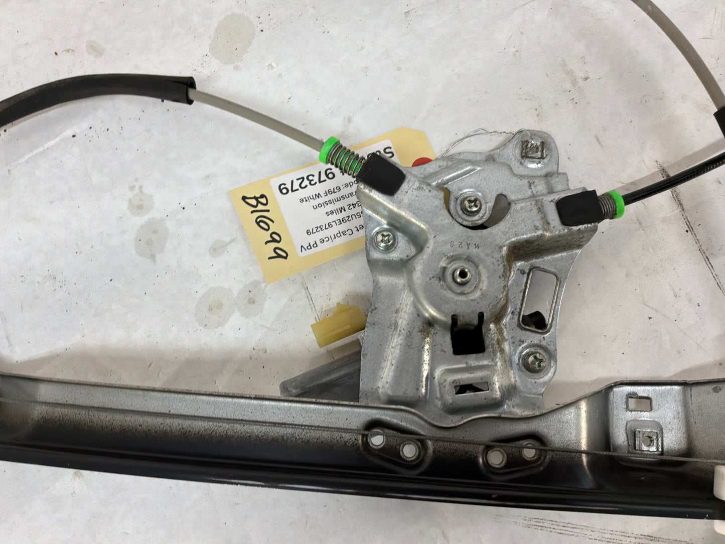 2014 Chevy Caprice PPV RH Passenger Front Window Regulator Motor OEM