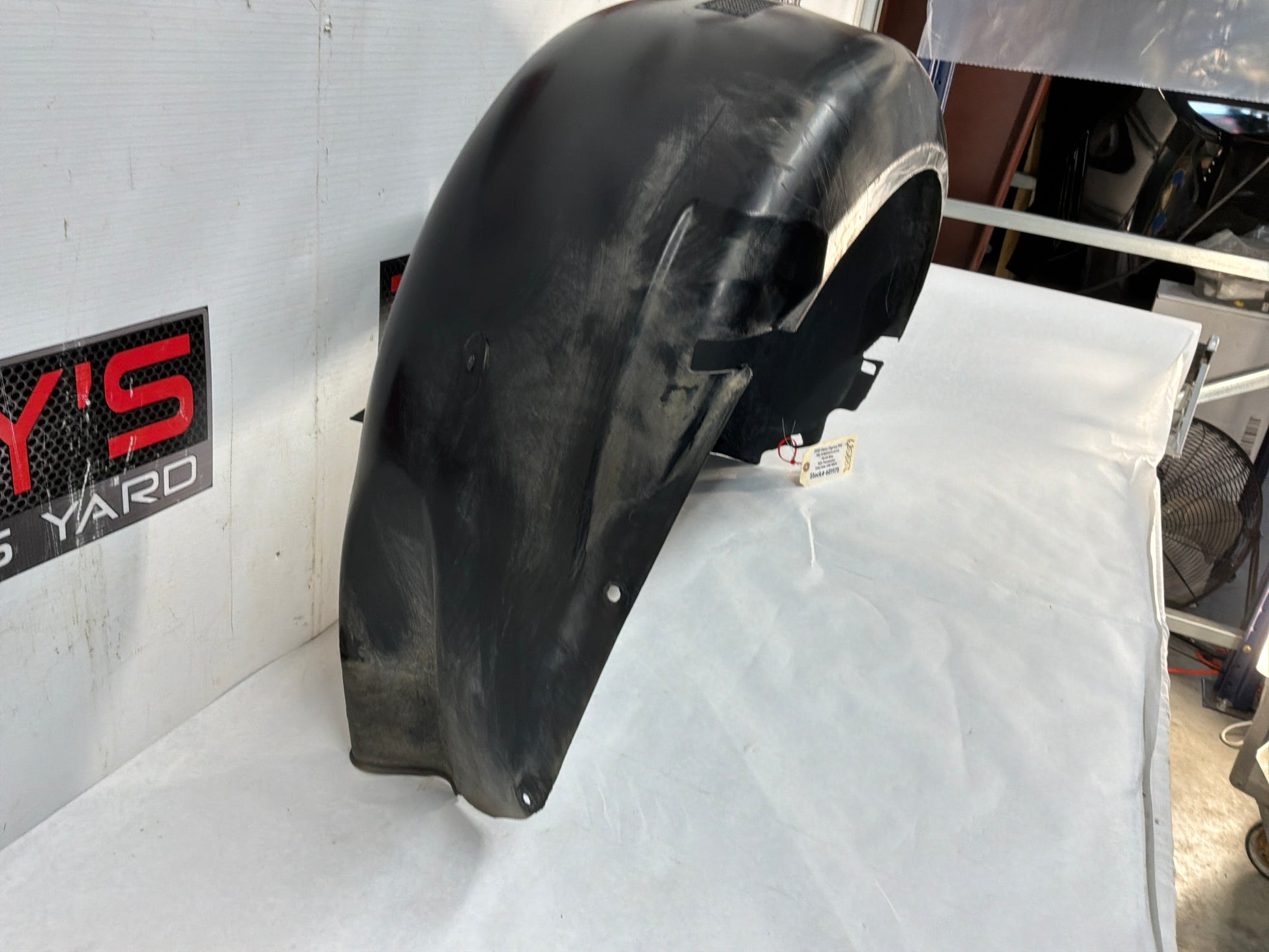Rh rear wheel liner - Day's Parts Yard