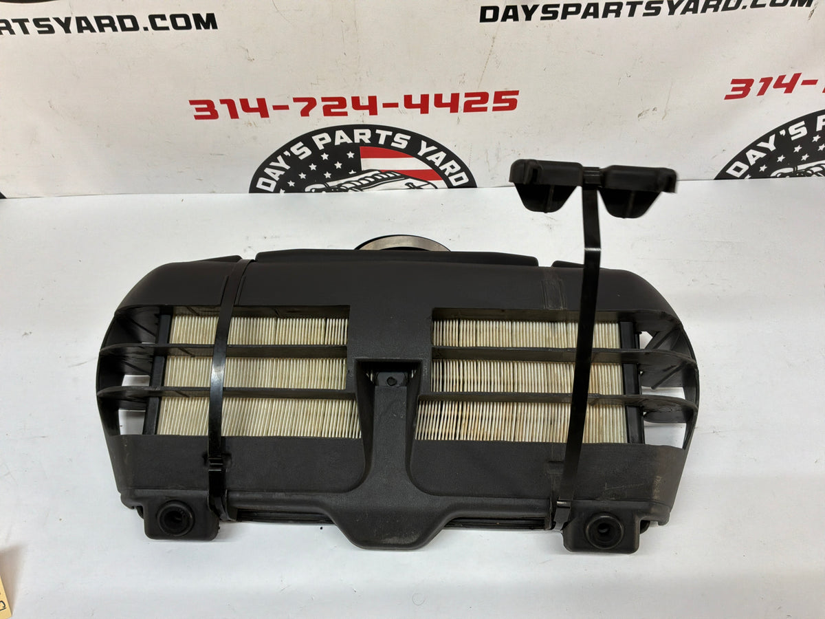 2002 Chevy Corvette Convertible Air Intake Filter Housing Cleaner Assembly OEM