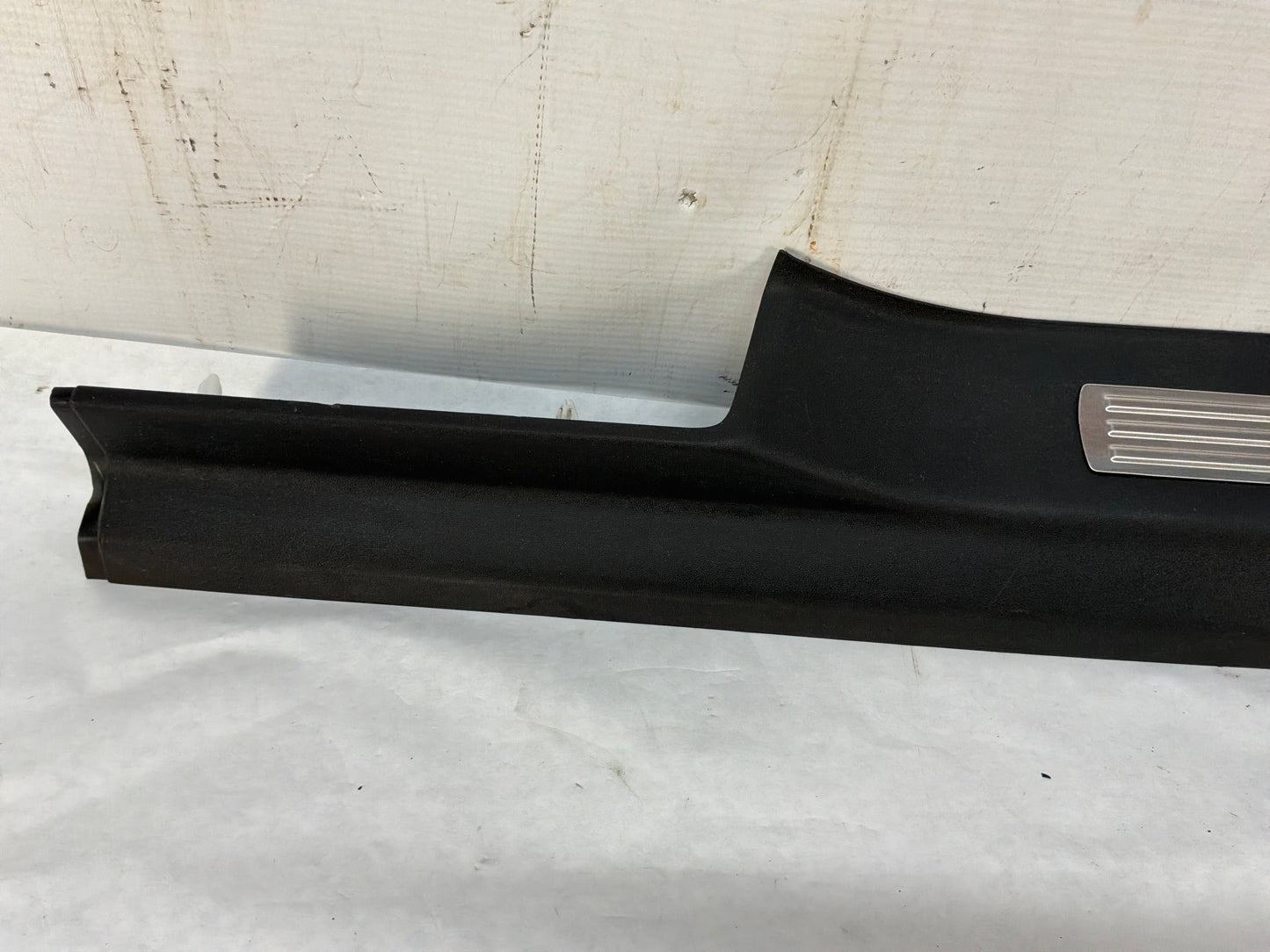 Front rh trim - Day's Parts Yard