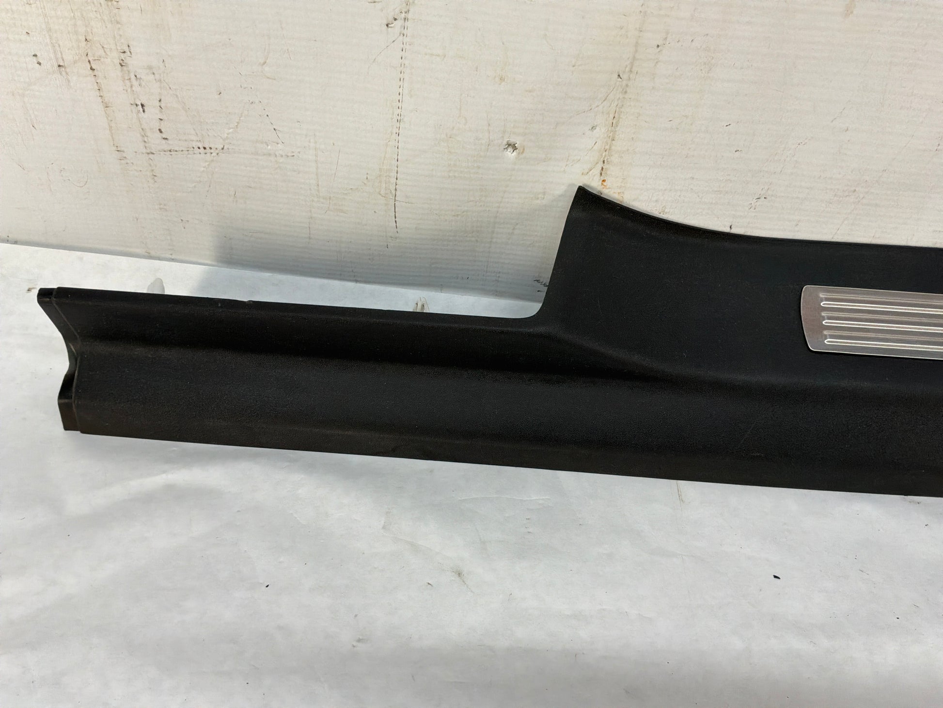 Front rh trim - Day's Parts Yard