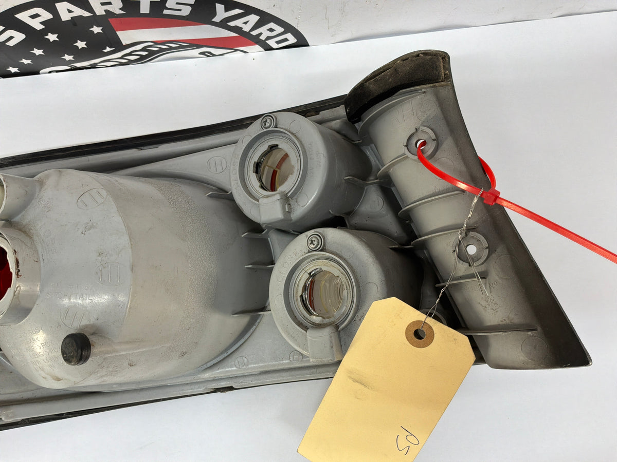 2006 Pontiac GTO RH Passenger Tail Light Taillight Lamp OEM