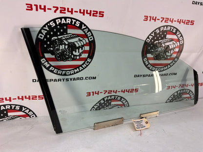 2004 Pontiac GTO RH Passenger Front Door Window Glass OEM